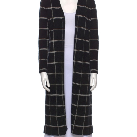 MADELEINE THOMPSON Tops - Madeline Thompson Black and white Cashmere
Plaid Patterned Midi Sweater - size M
